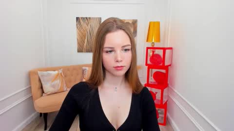 Snapshot of mileygloss chatting on 02.18.26 mileygloss online show from 02.18.26