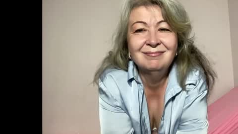 Snapshot of milf_charlotty chatting on 06.13.26 Charlotte online show from 06.13.26