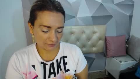 milf_hugeboobs online show from 11.17.25