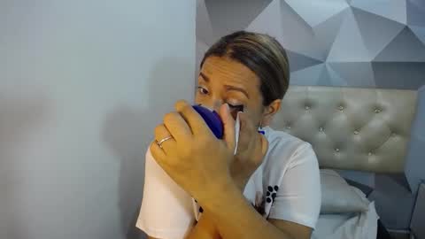 milf_hugeboobs online show from 12.16.25