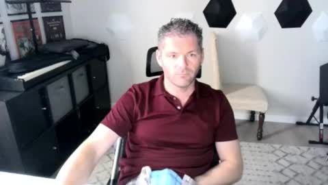 Snapshot of milf_hunter567 chatting on 10.19.25 milf_hunter567 online show from 10.19.25