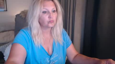Snapshot of milf_lexxa chatting on 06.14.26 Sarrahkenda online show from 06.14.26