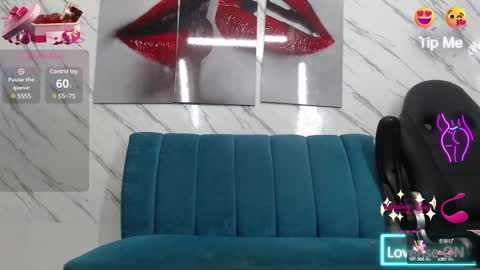 Snapshot of milf_loven chatting on 03.01.25 Milf Loven online show from 03.01.25