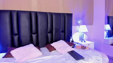 Snapshot of milf_meli chatting on 06.26.26 milf_meli online show from 06.26.26