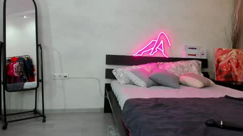 Thea NONUDE in public GMT2 Mon 3-9 AM Wed 3-9 AM Thur 3-9 AM Fri 3-9 AM Sun 3-9 AM. online show from 02.10.25