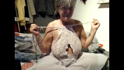 Milfchantal online show from 09.27.25