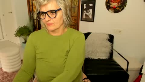 MilfElla online show from 03.05.25