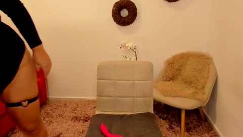 MilfElla online show from 10.12.25