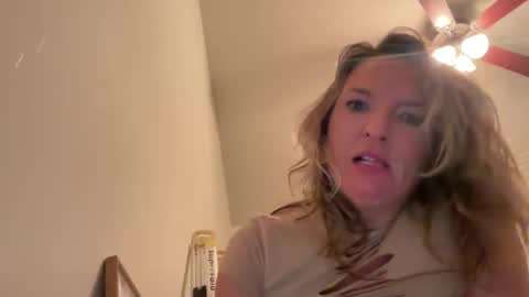 Snapshot of milfyplaywme chatting on 11.03.25 milfyplaywme online show from 11.03.25