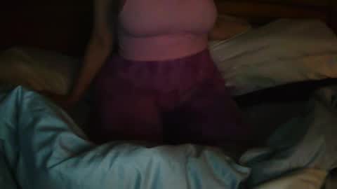 Snapshot of milfytitts chatting on 10.09.25 MilfyTitts online show from 10.09.25