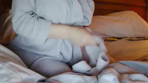 Snapshot of milfytitts chatting on 10.21.25 MilfyTitts online show from 10.21.25