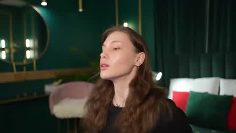 Mili Jay online show from 07.04.26
