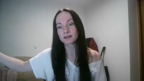 Snapshot of miliah chatting on 10.18.25 miliah online show from 10.18.25