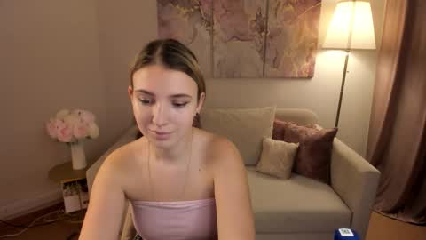 milinafox online show from 10.15.25