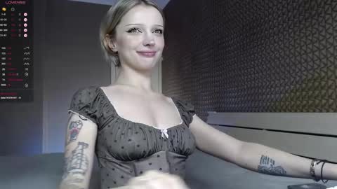 Snapshot of milinamarvelous chatting on 09.11.25 Mila 3 aka Deepthroat World Champion online show from 09.11.25