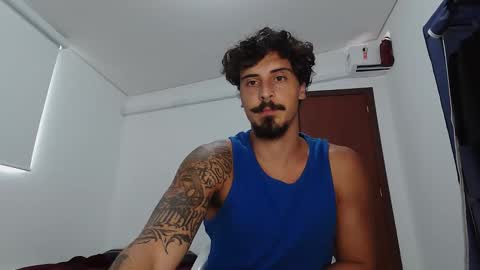 Snapshot of milkoffee chatting on 02.14.26 milkoffee online show from 02.14.26