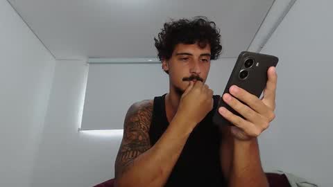 Snapshot of milkoffee chatting on 02.24.26 milkoffee online show from 02.24.26