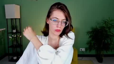 Snapshot of milky_jenny chatting on 06.21.26 Eva online show from 06.21.26
