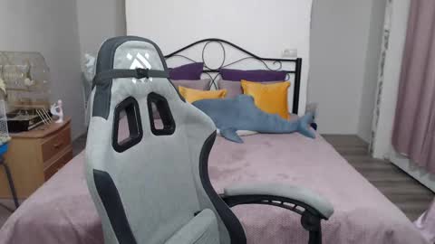 Milky online show from 03.10.25