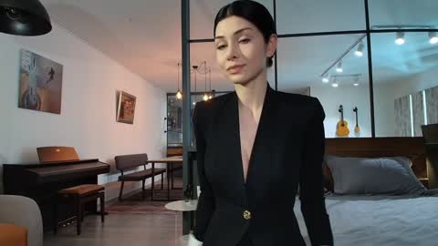 milla bella online show from 02.20.26