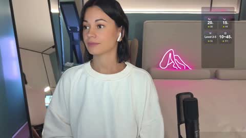Snapshot of milla_kuni chatting on 02.27.25 Mila online show from 02.27.25