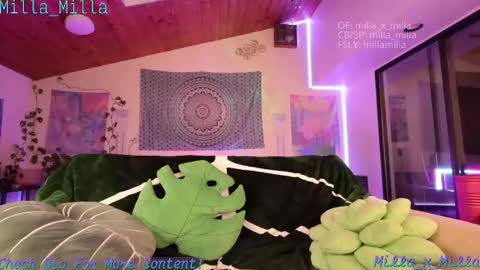 Snapshot of milla_milla chatting on 10.07.25 milla_milla online show from 10.07.25