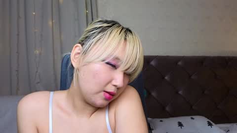 Snapshot of milla_waves chatting on 01.29.25 Milla or just Mi online show from 01.29.25