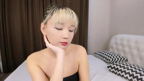 Snapshot of milla_waves chatting on 10.03.25 Milla or just Mi online show from 10.03.25