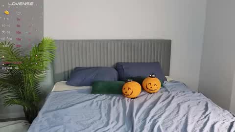 Hello  Im Mila online show from 11.14.25