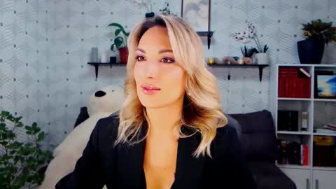 MillaXQueen online show from 11.15.25