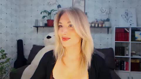 MillaXQueen online show from 05.22.26