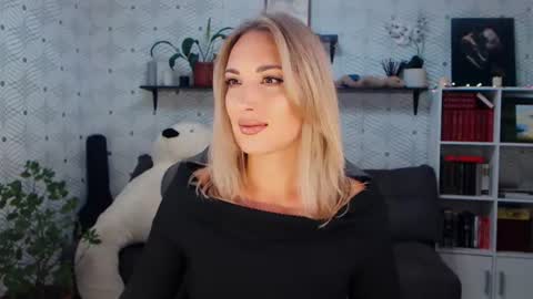 MillaXQueen online show from 07.12.26