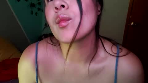 Snapshot of milliesweet77 chatting on 11.28.25 milli online show from 11.28.25