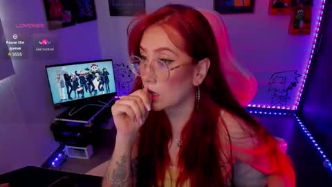 Snapshot of milly_yako chatting on 10.07.25 Monkey D Maddie online show from 10.07.25