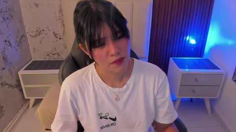 millyevans1 online show from 04.01.26