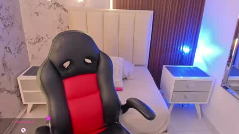 millyevans1 online show from 04.02.26