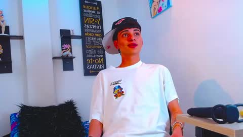 milo hot  online show from 04.05.26