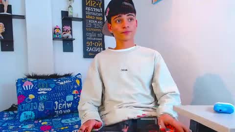 milo hot  online show from 04.13.26