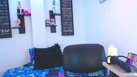 milo hot  online show from 04.15.26