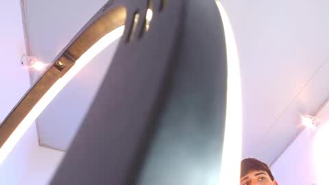 milo hot  online show from 04.15.26