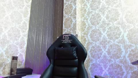 milo_tay1 online show from 04.08.26