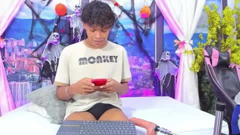 miltondelis online show from 10.28.25