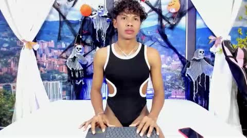 miltondelis online show from 11.04.25