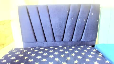 Snapshot of milu_18_ chatting on 10.26.25 milu_18_ online show from 10.26.25