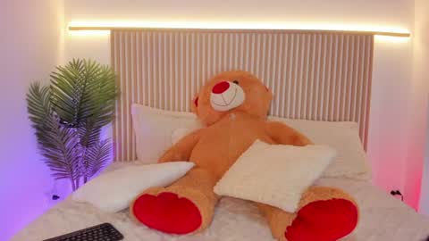 Snapshot of milu_blossom chatting on 07.16.26 miluu online show from 07.16.26