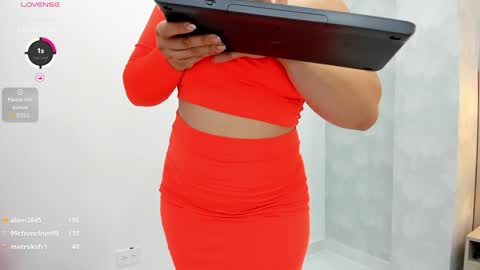 Snapshot of milu_gomez chatting on 12.08.24 Milu Gomez online show from 12.08.24