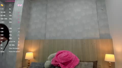 Snapshot of milu_gomez chatting on 12.16.24 Milu Gomez online show from 12.16.24