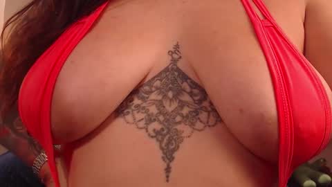 Milu Wallace  online show from 11.15.25