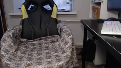 Snapshot of miluegin chatting on 09.17.25 Noah online show from 09.17.25