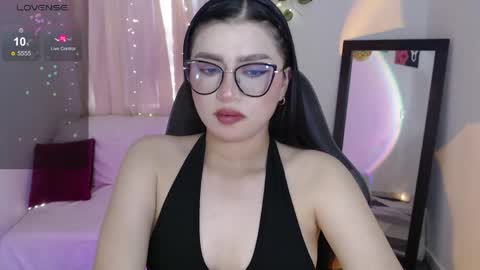 Snapshot of mily_thomson_b chatting on 06.04.26 Mily online show from 06.04.26